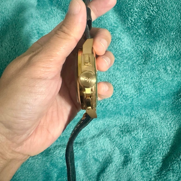 TW Steel gold watch. Good working condition - Picture 2 of 3